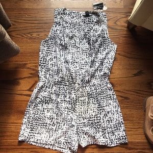 White House Black Market Size 8 Romper
